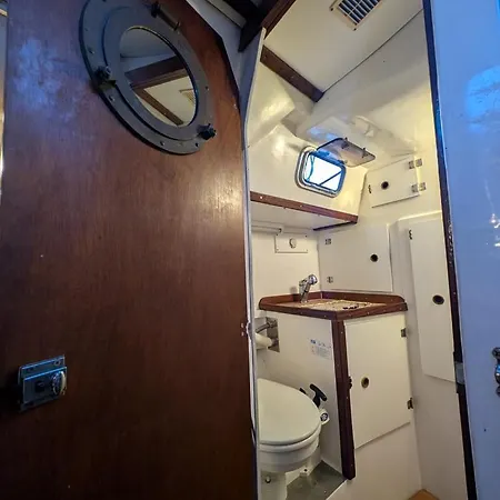 Hotel na wodzie Sejour Insolite A Bord D'un Voilier De 11m - Charmante Marina Proche Barcelone Sitges